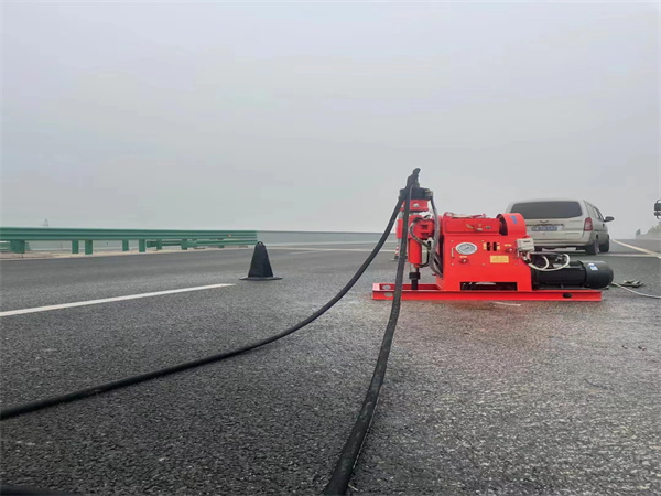 幸福路街道马路路基路面开裂下沉注浆加固灌浆