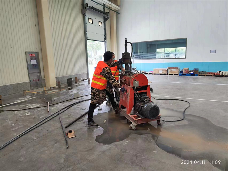 幸福路街道厂房地面下沉塌陷注浆加固施工